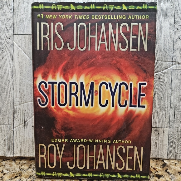Storm Cycle Hardcover Book Iris Johansen Roy Johansen A Novel 🌙 - Picture 1 of 6